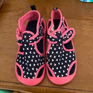Toddler water shoes size 12 excellent condition